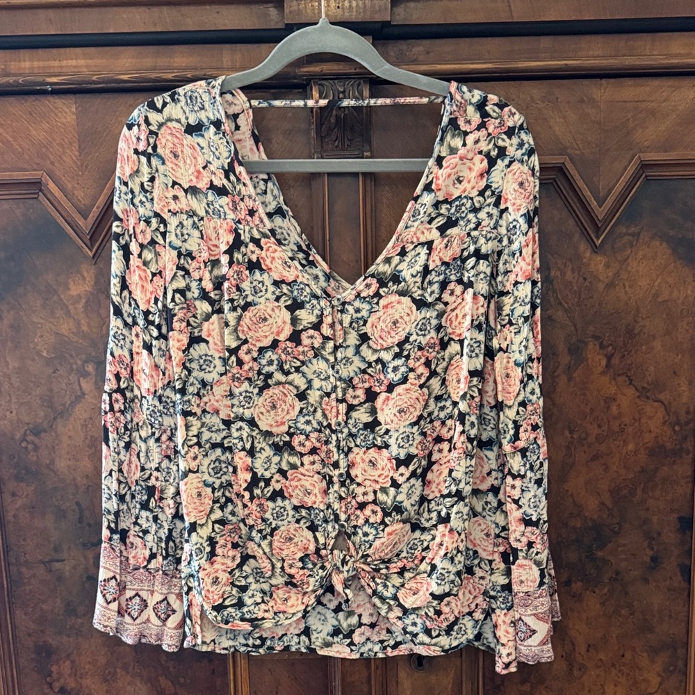Billabong Floral V-Neck Blouse in Pink and Black